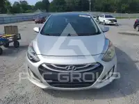2013 Hyundai Elantra photo