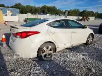 2013 Hyundai Elantra photo