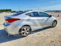 2013 Hyundai Elantra photo