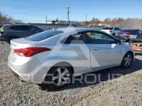 2013 Hyundai Elantra фото