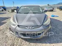 2013 Hyundai Elantra photo