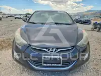 2013 Hyundai Elantra photo