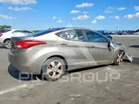 2013 Hyundai Elantra photo