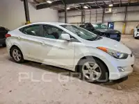 2013 Hyundai Elantra photo