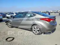 2013 Hyundai Elantra photo