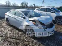 2013 Hyundai Elantra photo