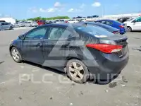 2013 Hyundai Elantra photo