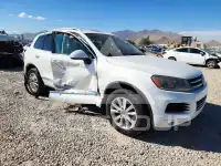 2013 Volkswagen Touareg photo