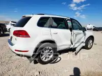 2013 Volkswagen Touareg photo