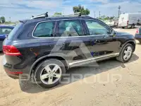 2013 Volkswagen Touareg фото
