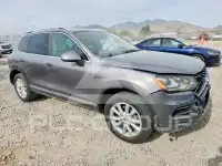 2013 Volkswagen Touareg photo