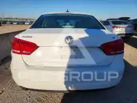 2013 Volkswagen Passat photo