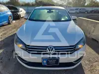 2013 Volkswagen Passat photo
