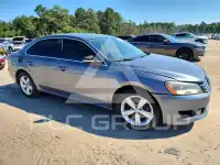 2013 Volkswagen Passat photo