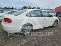 2013 Volkswagen Passat photo