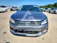 2013 Volkswagen Passat photo