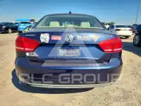 2013 Volkswagen Passat photo