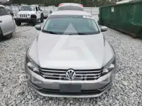 2013 Volkswagen Passat photo