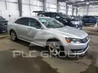2013 Volkswagen Passat photo
