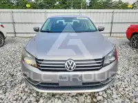 2013 Volkswagen Passat photo