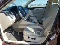 2013 Volkswagen Passat photo