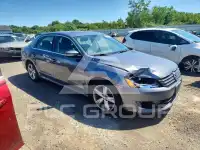 2013 Volkswagen Passat photo