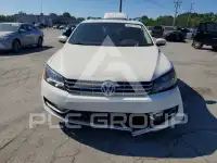 2013 Volkswagen Passat photo
