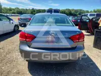 2013 Volkswagen Passat photo