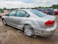 2013 Volkswagen Passat photo