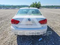 2013 Volkswagen Passat photo