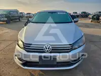 2013 Volkswagen Passat фото