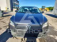 2013 Volkswagen Passat фото