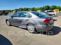 2013 Volkswagen Passat photo