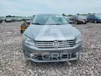 2013 Volkswagen Passat photo
