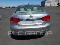 2013 Volkswagen Passat photo