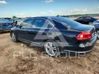 2013 Volkswagen Passat photo