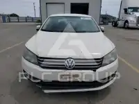 2013 Volkswagen Passat фото