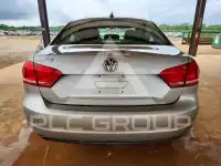 2013 Volkswagen Passat photo