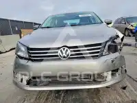 2013 Volkswagen Passat photo