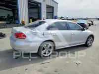 2013 Volkswagen Passat photo