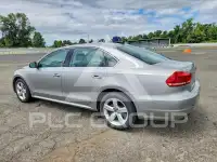 2013 Volkswagen Passat photo