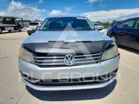 2013 Volkswagen Passat фото