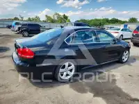 2013 Volkswagen Passat photo