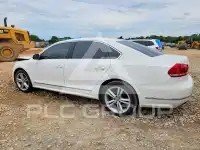 2013 Volkswagen Passat фото