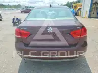 2013 Volkswagen Passat photo