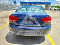 2013 Volkswagen Passat photo