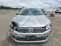 2013 Volkswagen Passat photo