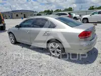 2013 Volkswagen Passat photo