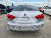 2013 Volkswagen Passat photo