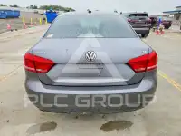 2013 Volkswagen Passat photo